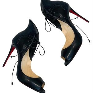 Mega Vamp Lace-Up Red Sole Pump, Black